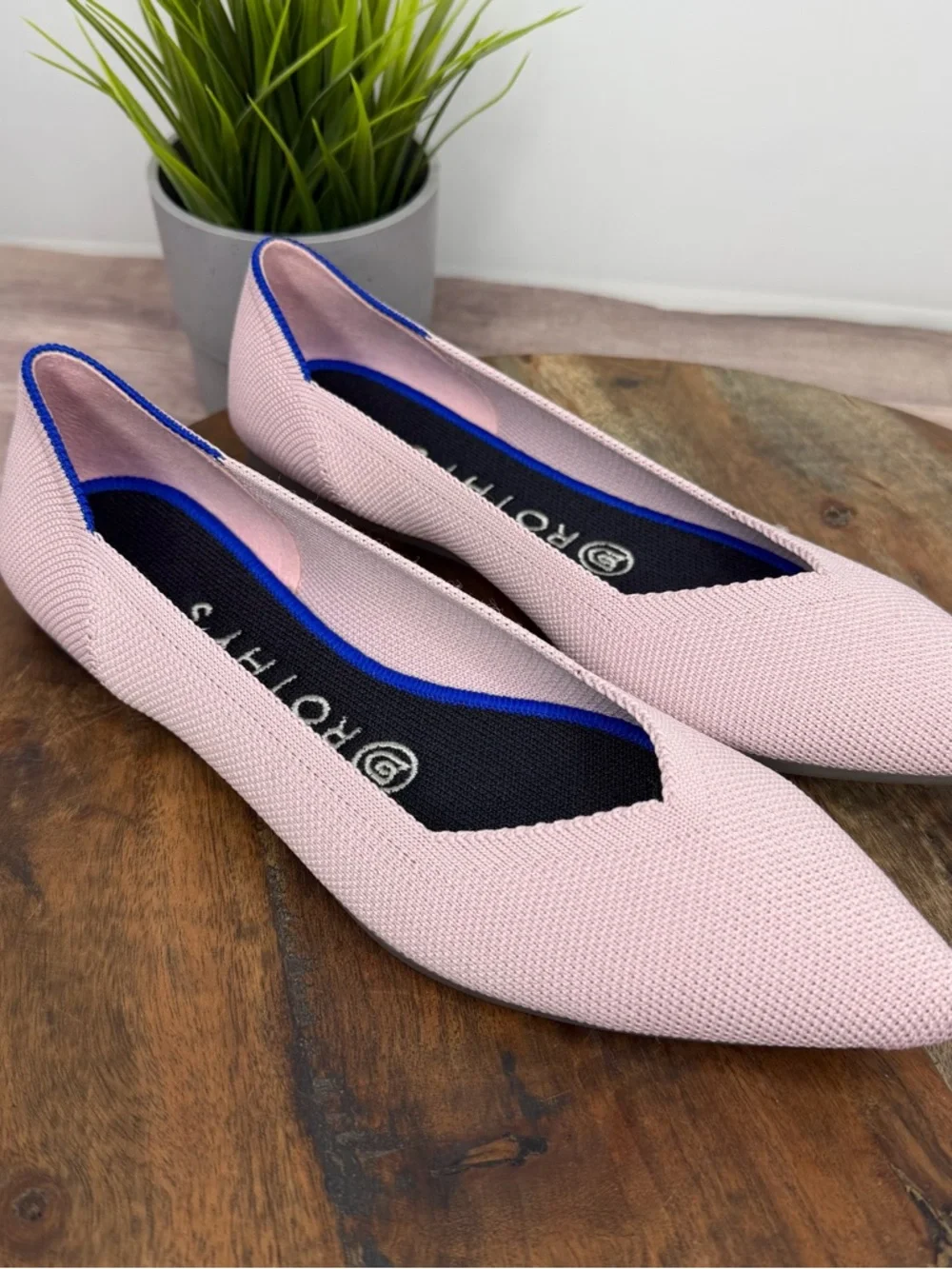 Rothy's Pointed Knit Flats in Petal Pink - Size: W 7.5 - Picture 4 of 7